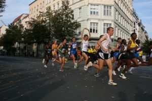 Un vistazo al maratón, gente apasionada y en la cual asisten personas de todo el mundo para participar. 