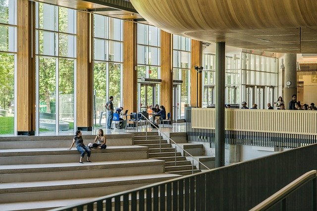 Biblioteca de la Universidad Tenológica de Brandeburgo - Estudia en alemania hoy